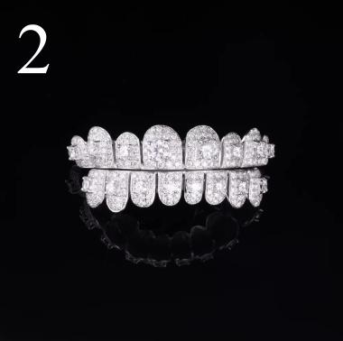 Custom VVS Moissanite Grills With Round Baguette Brilliant Cut Stones
